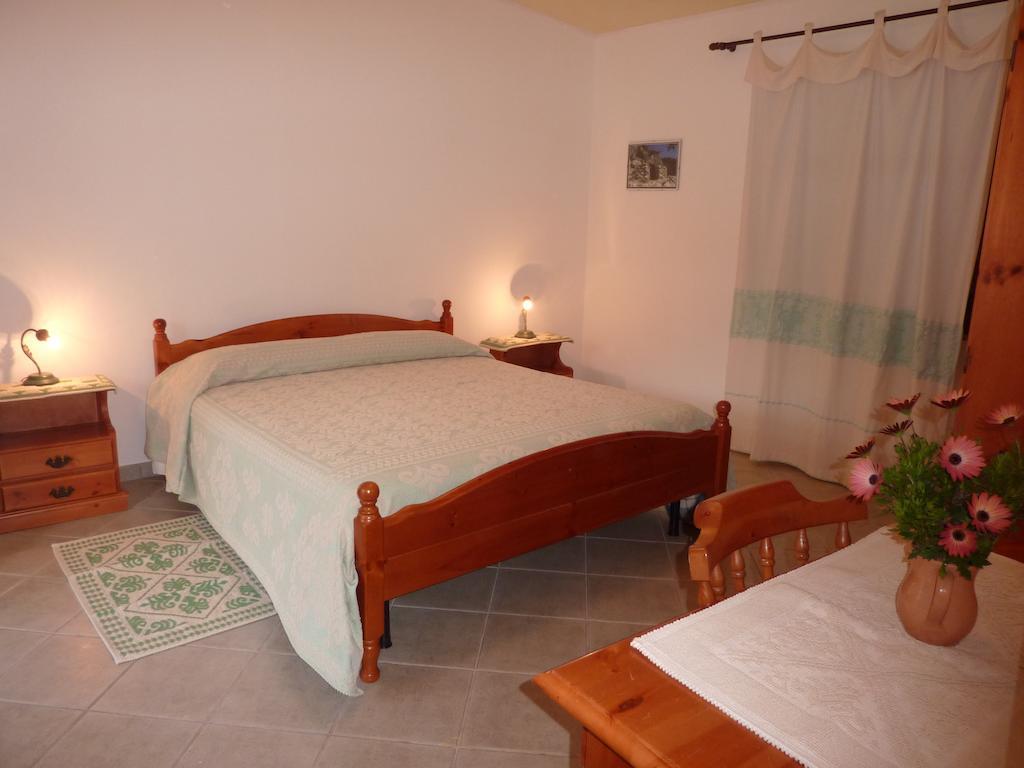 Agriturismo Su Barraccu Loceri Δωμάτιο φωτογραφία